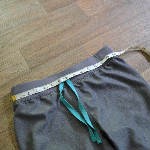Figs Livingston Basic Gray Scrub Pants Size Small - Picture 6 of 7